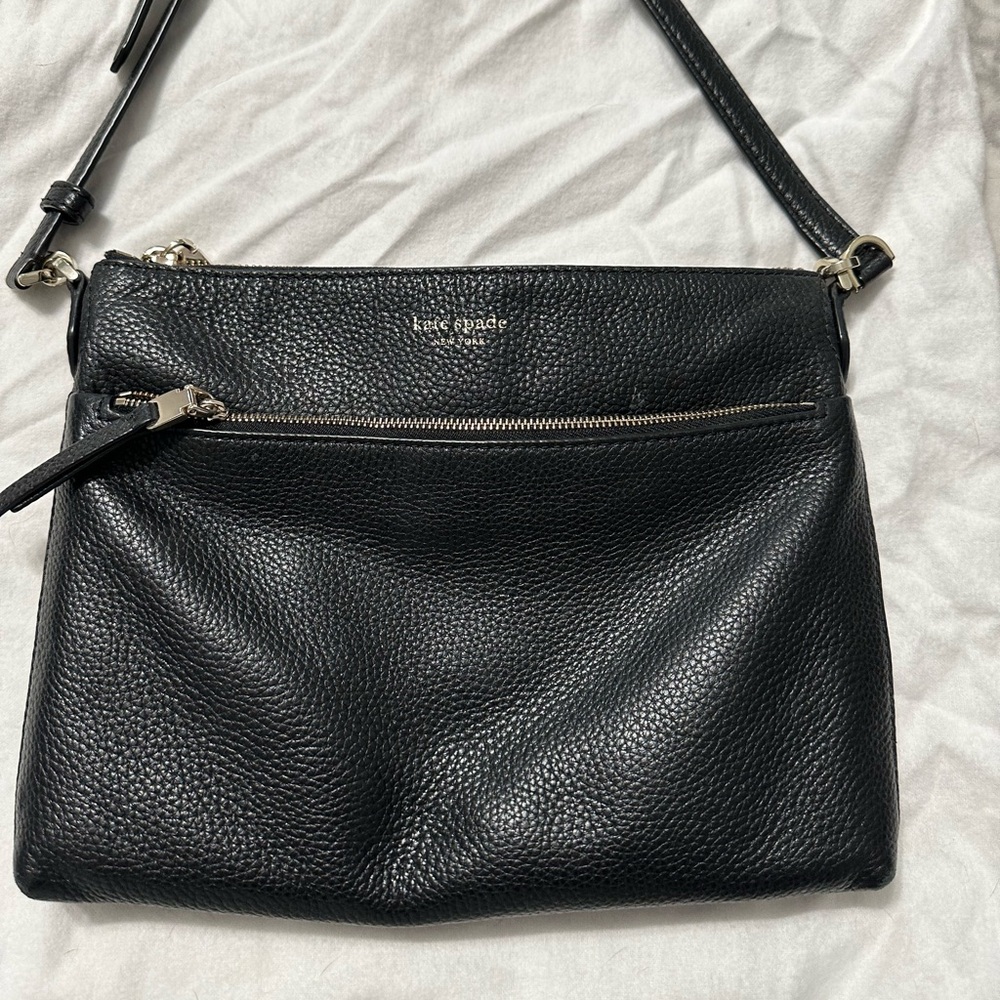Authentic Kate spade crossbody leather bag